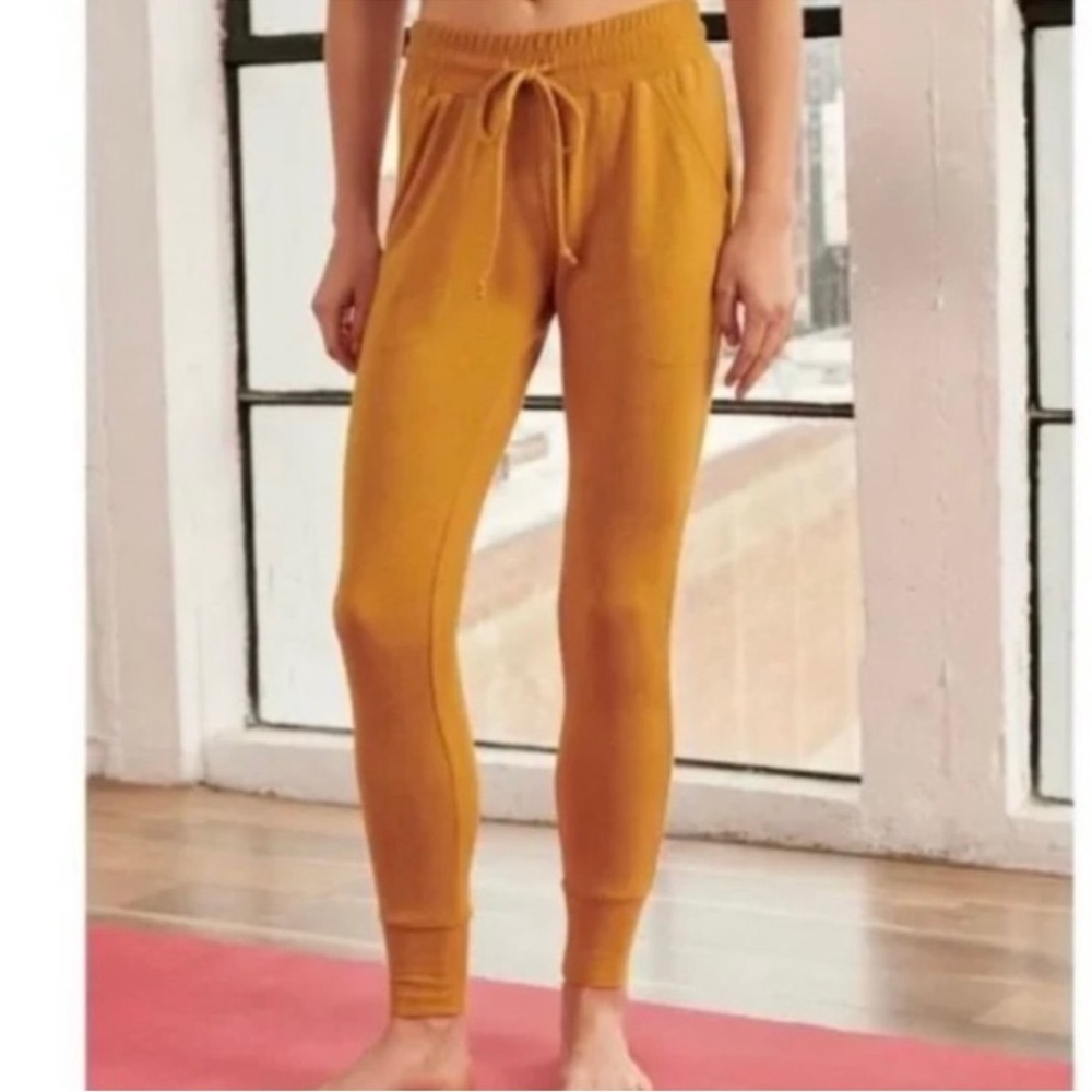 FP Movement Sunny Skinny Sweatpant Jogger Golden Yellow Size Large